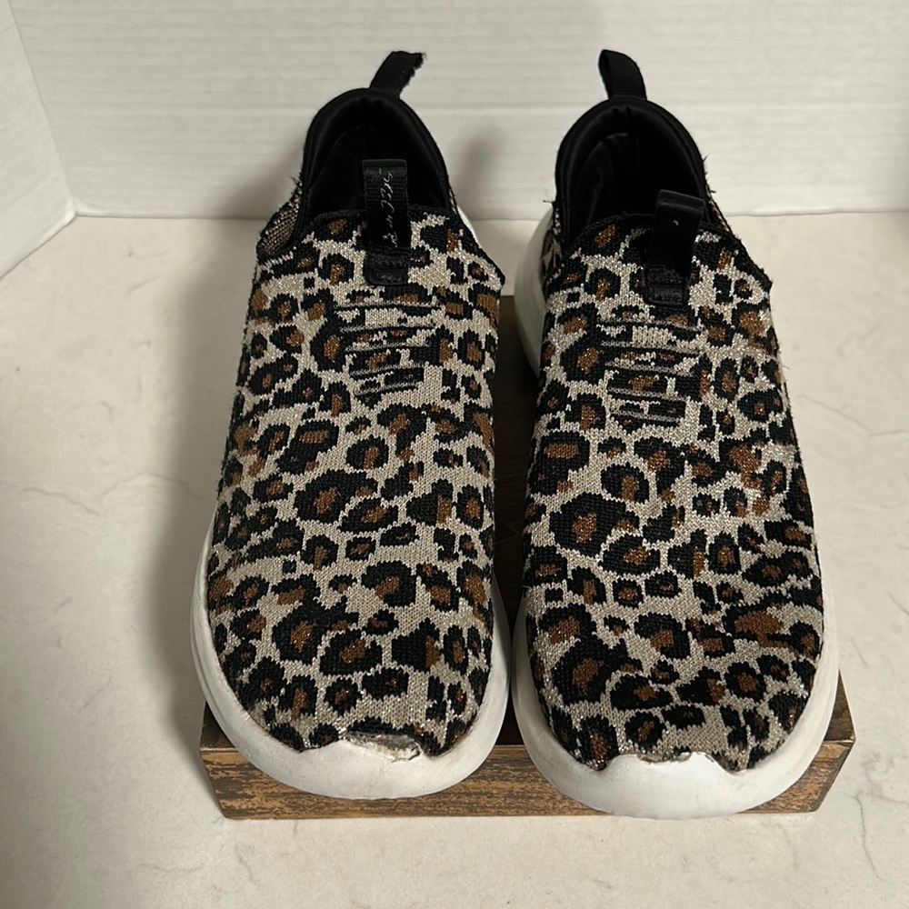 Sketchers Air Cooled Memory Foam Sneaker - image 1